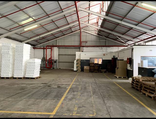 6,100M² FACTORY FOR SALE IN PAROW INDUSTRIAL